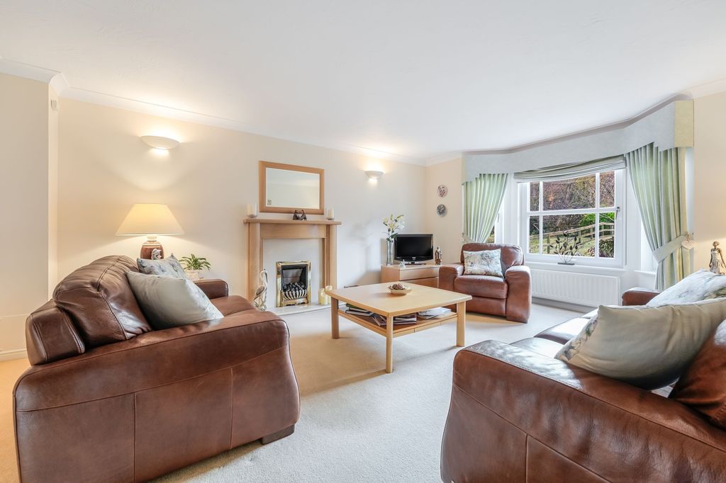 Property photo 2 of 41