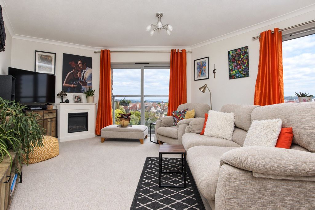 Property photo 3 of 14 Picture No. 07