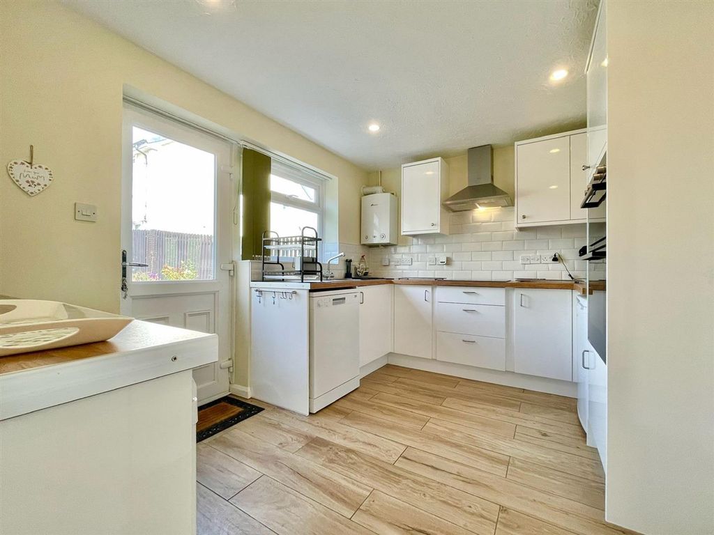 Property photo 2 of 24