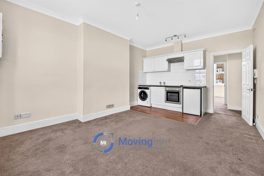 Property photo 1 of 18 Kitchen