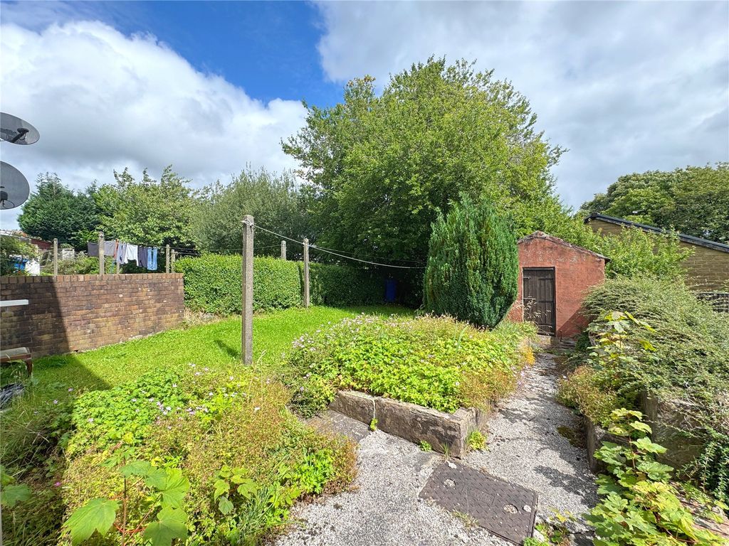 Property photo 3 of 14 Right Half Of Garden