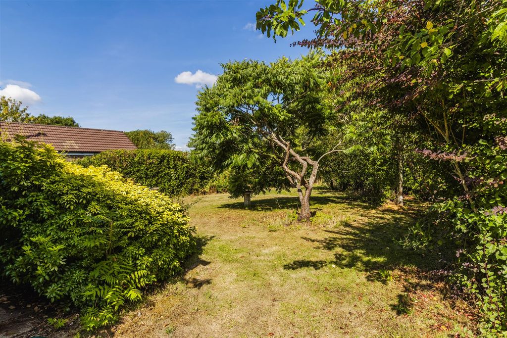 Property photo 2 of 29