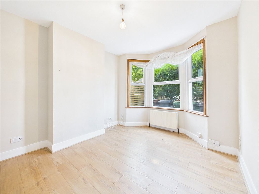 Property photo 2 of 25 Picture No. 02