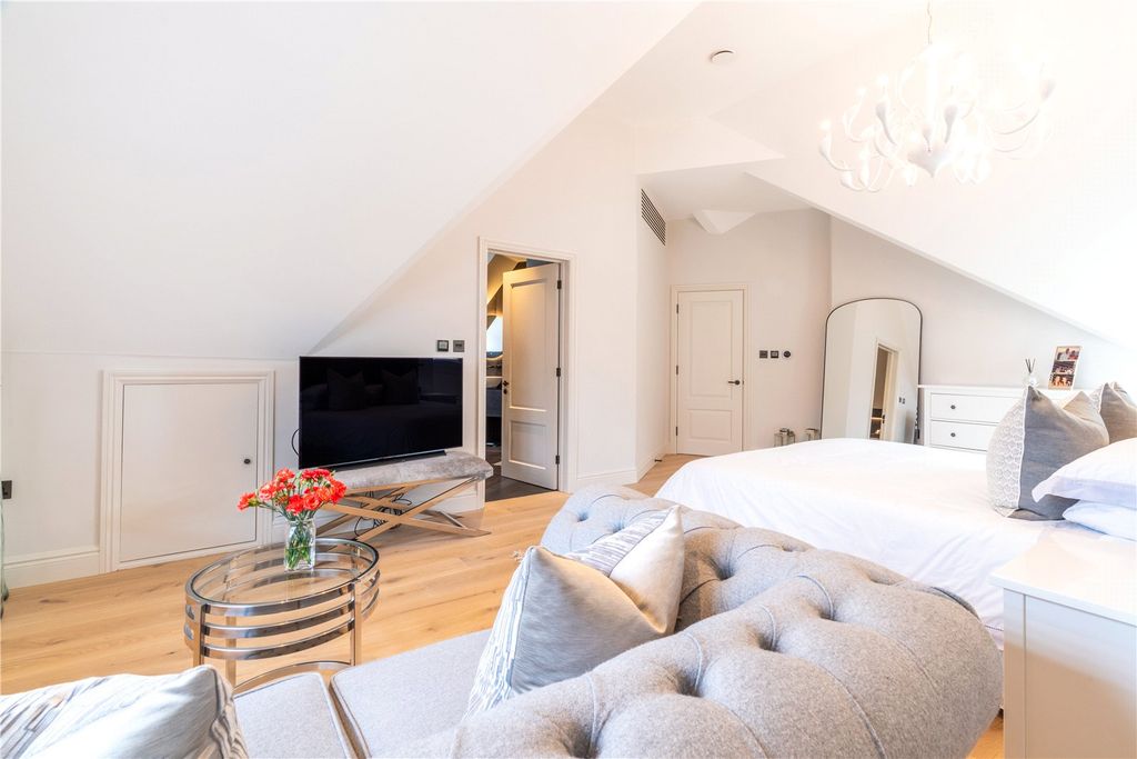Additional image 17 of 6 bed detached house for saleAlderton Hill, Loughton, Essex IG10