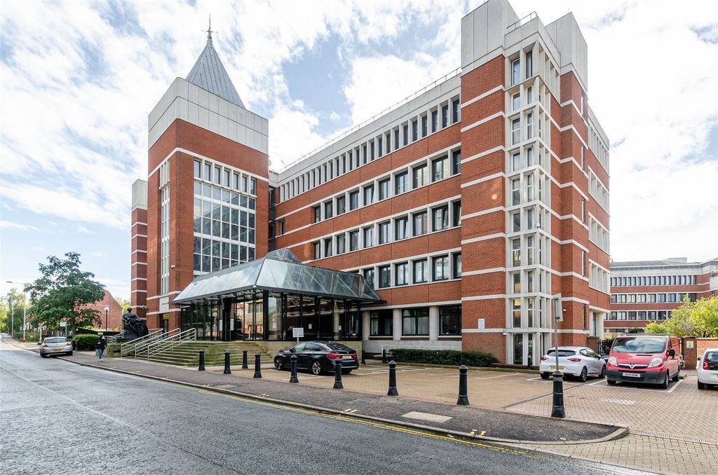 Property photo 1 of 6