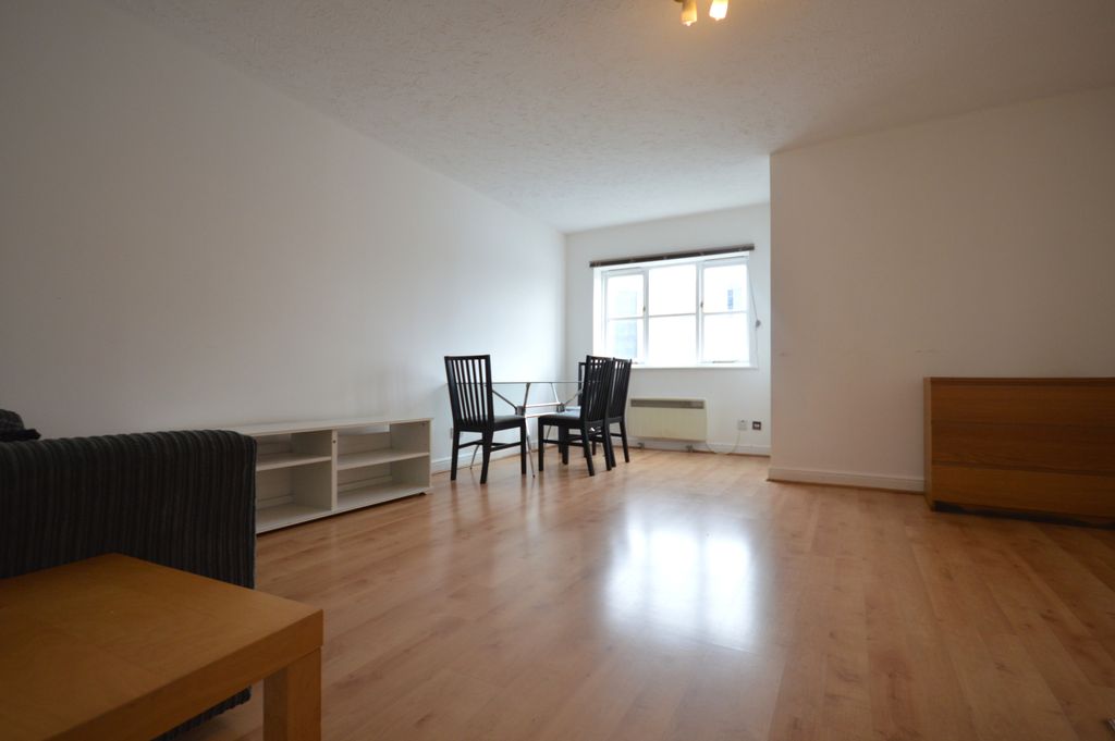 Property photo 3 of 11 Gallery