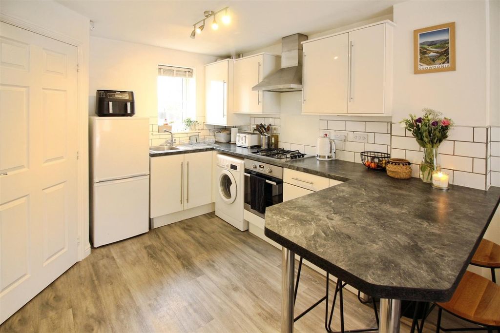 Property photo 3 of 14 Open Plan Living