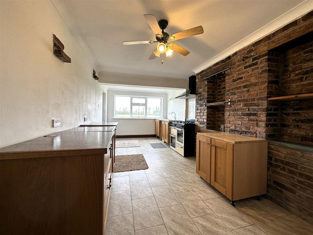 Property photo 2 of 16 Kitchen 1.Jpg