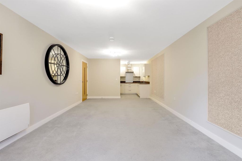 Additional image 17 of 2 bed flat for saleOutwood Lane, Chipstead, Coulsdon CR5