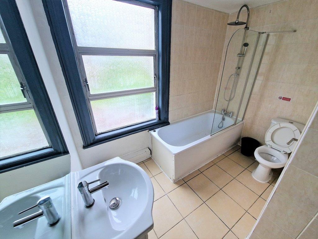 Property photo 3 of 8 19067B70-8C8B-43C5-962F-C27D8Bad90D2.Jpg