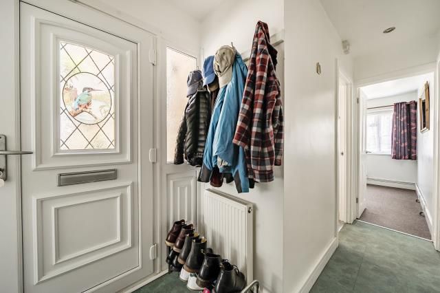 Property photo 3 of 21 Entrance Hall