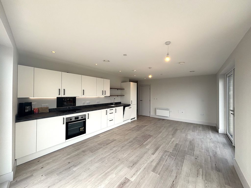 Property photo 1 of 11 Kitchen