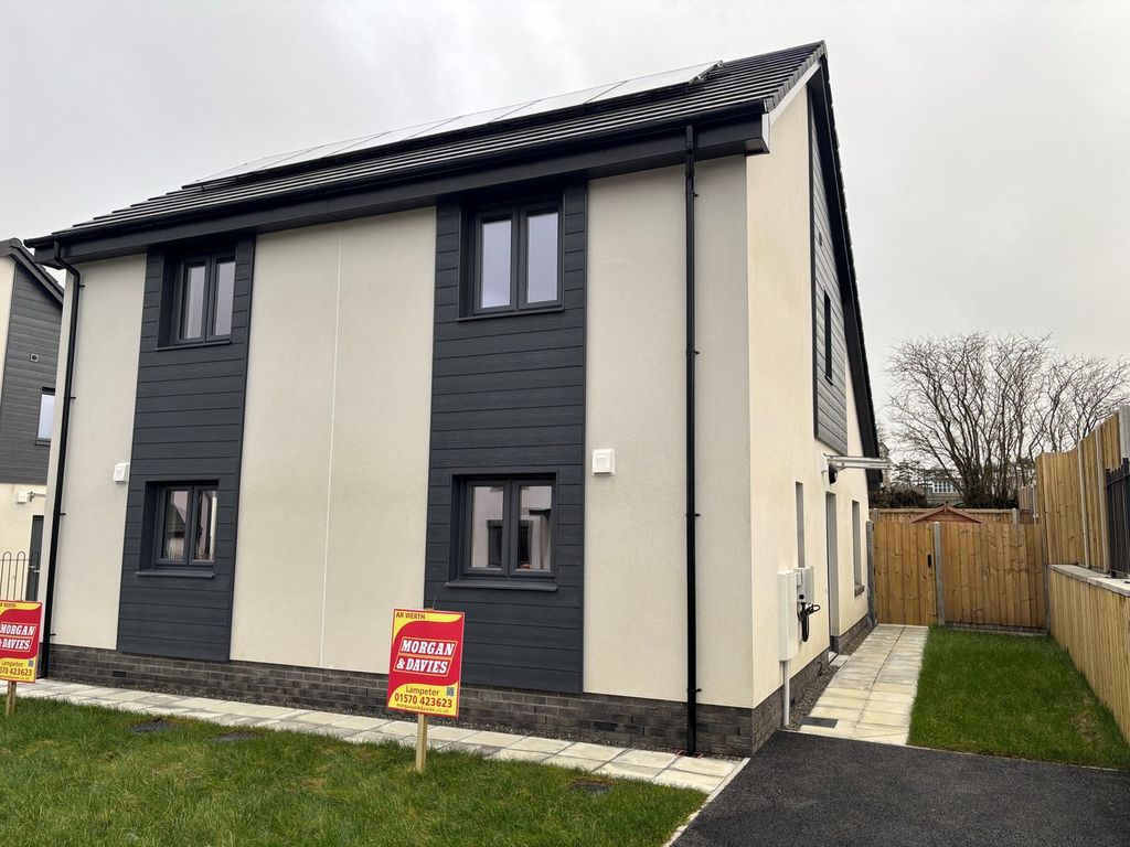 Property photo 1 of 8