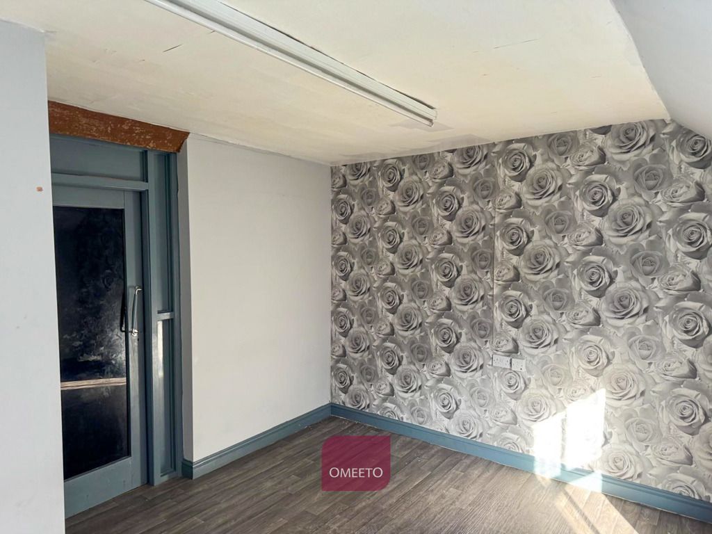 Property photo 3 of 7 Retail Unit To Rent