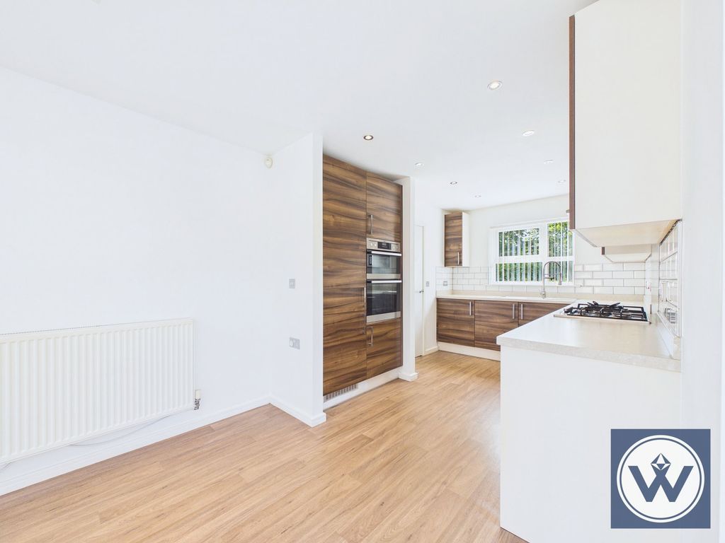 Property photo 3 of 33