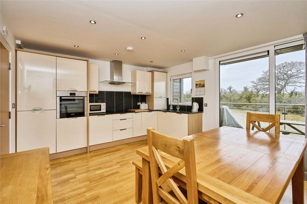 Property photo 2 of 20 Kitchen/Diner