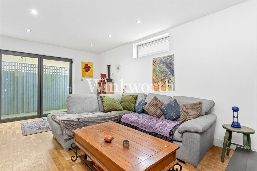 Property photo 2 of 12 Picture No. 10