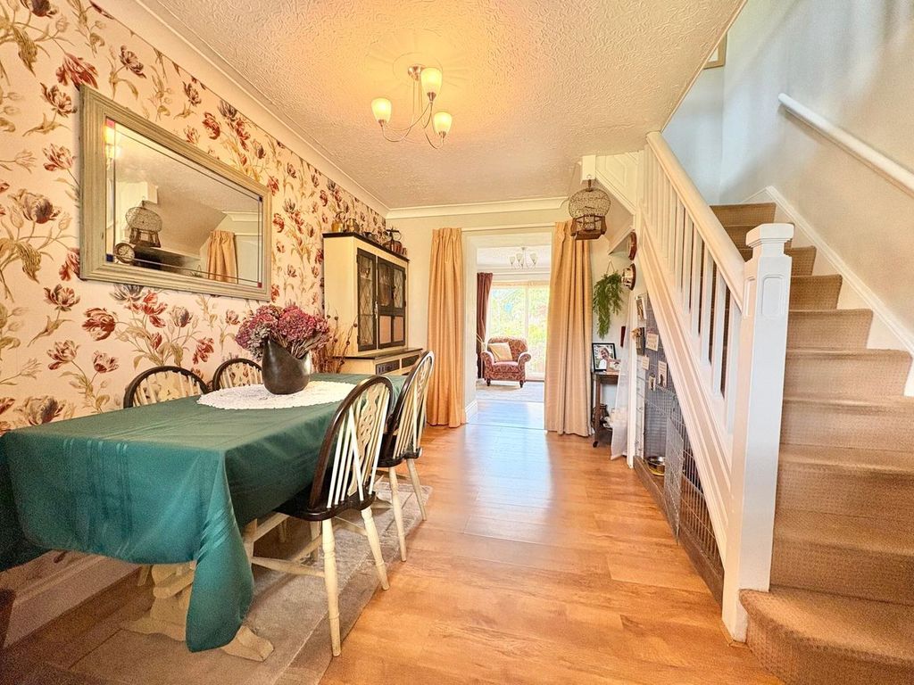 Property photo 2 of 25