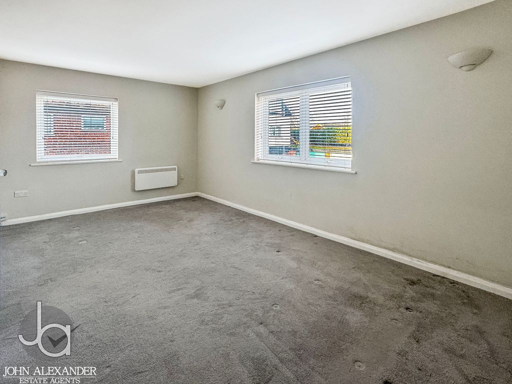 Property photo 3 of 8 20251222_110658656_0.0