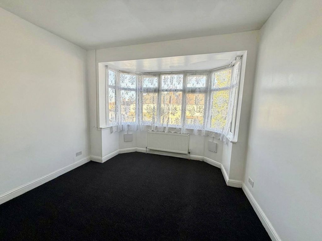 Property photo 3 of 7 Media