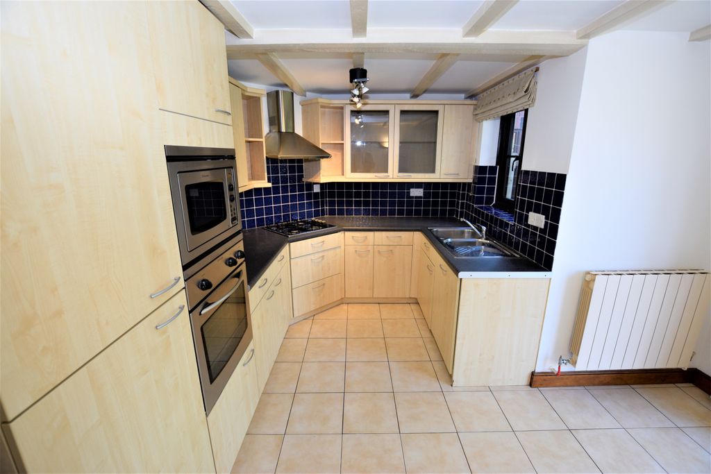 Property photo 3 of 11 Photo 03