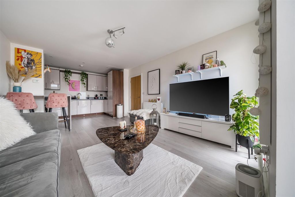 Property photo 3 of 10 Open Plan