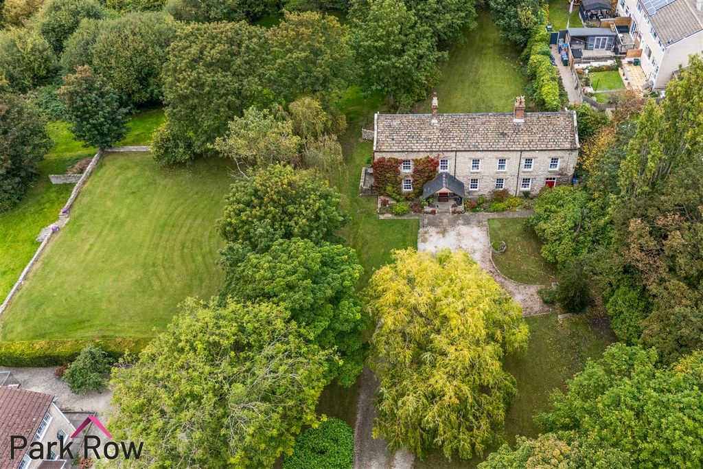 Property photo 3 of 51