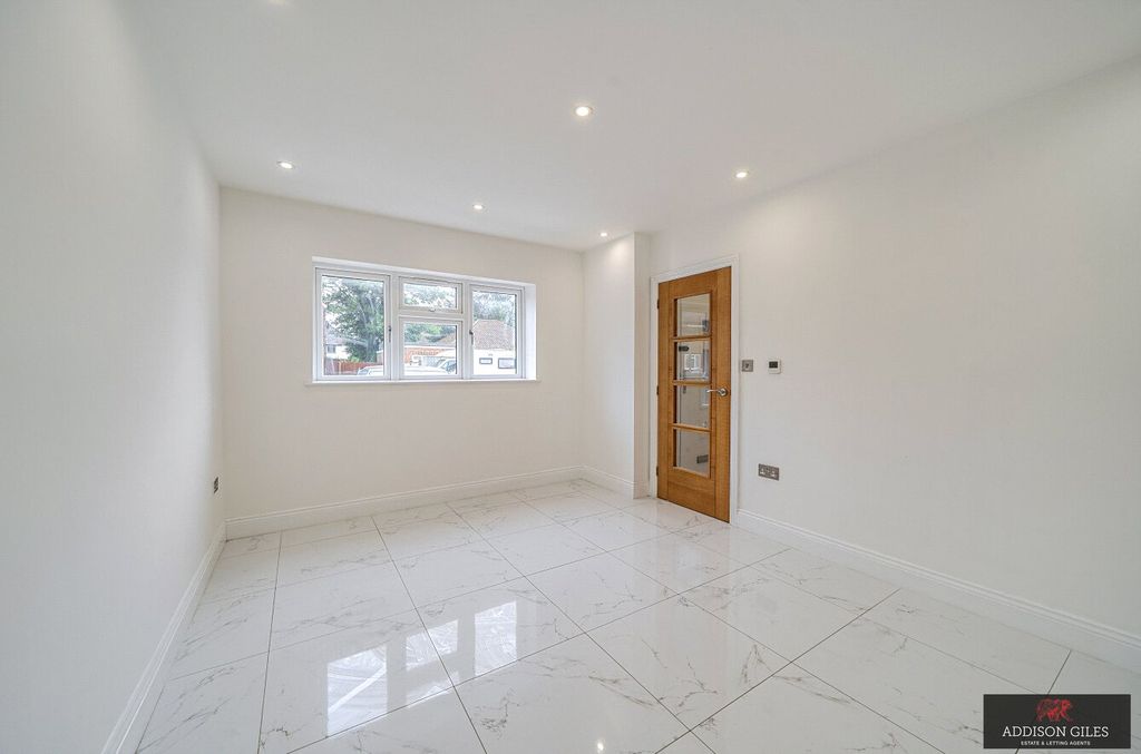 Property photo 3 of 19 Picture No. 10