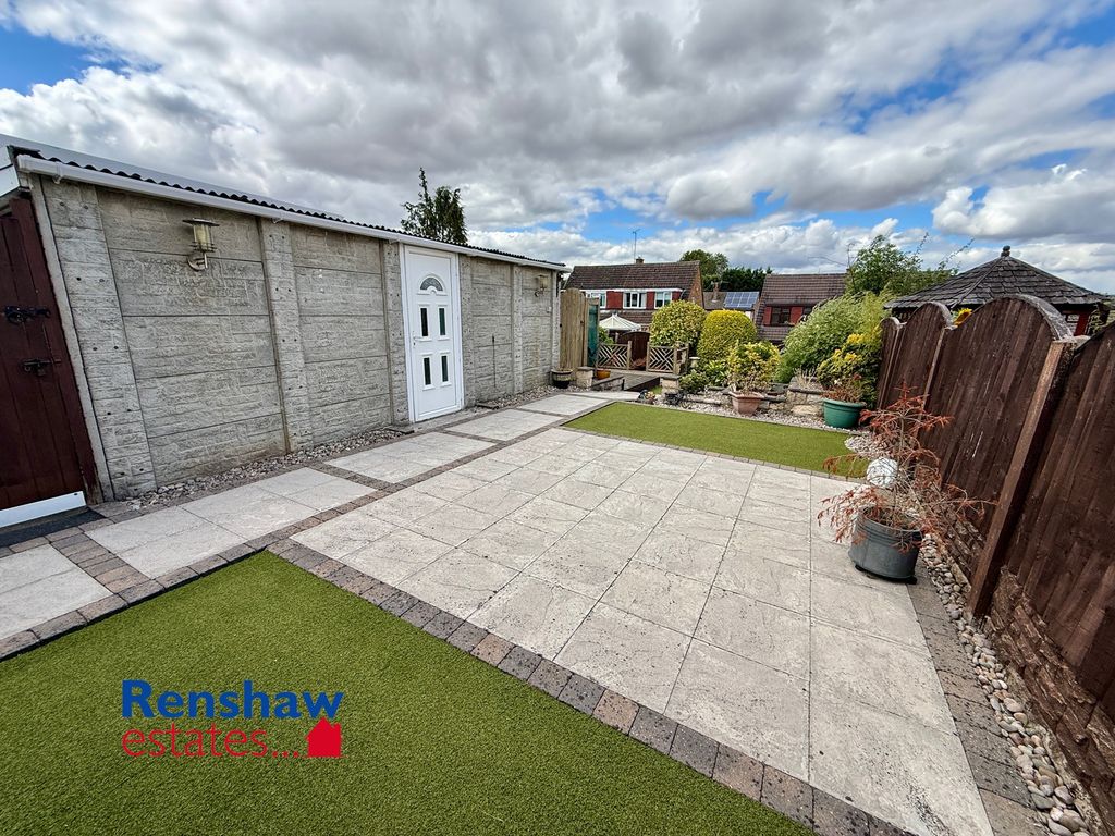 Property photo 3 of 15 R (1)
