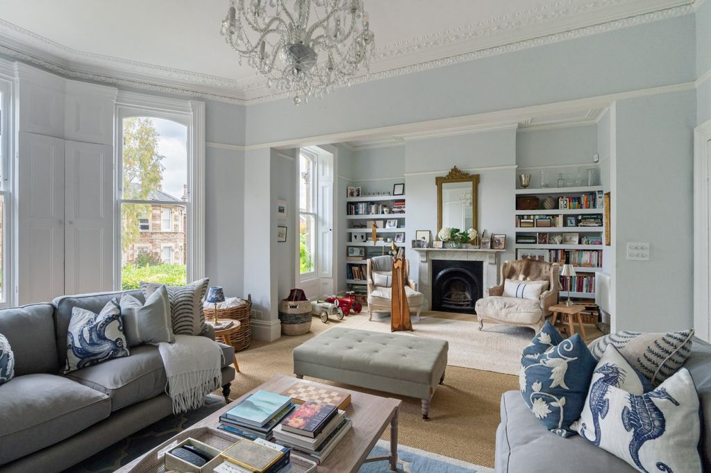Property photo 3 of 18 Drawing Room