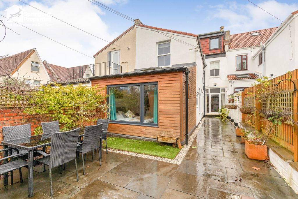 Property photo 1 of 12 Front View