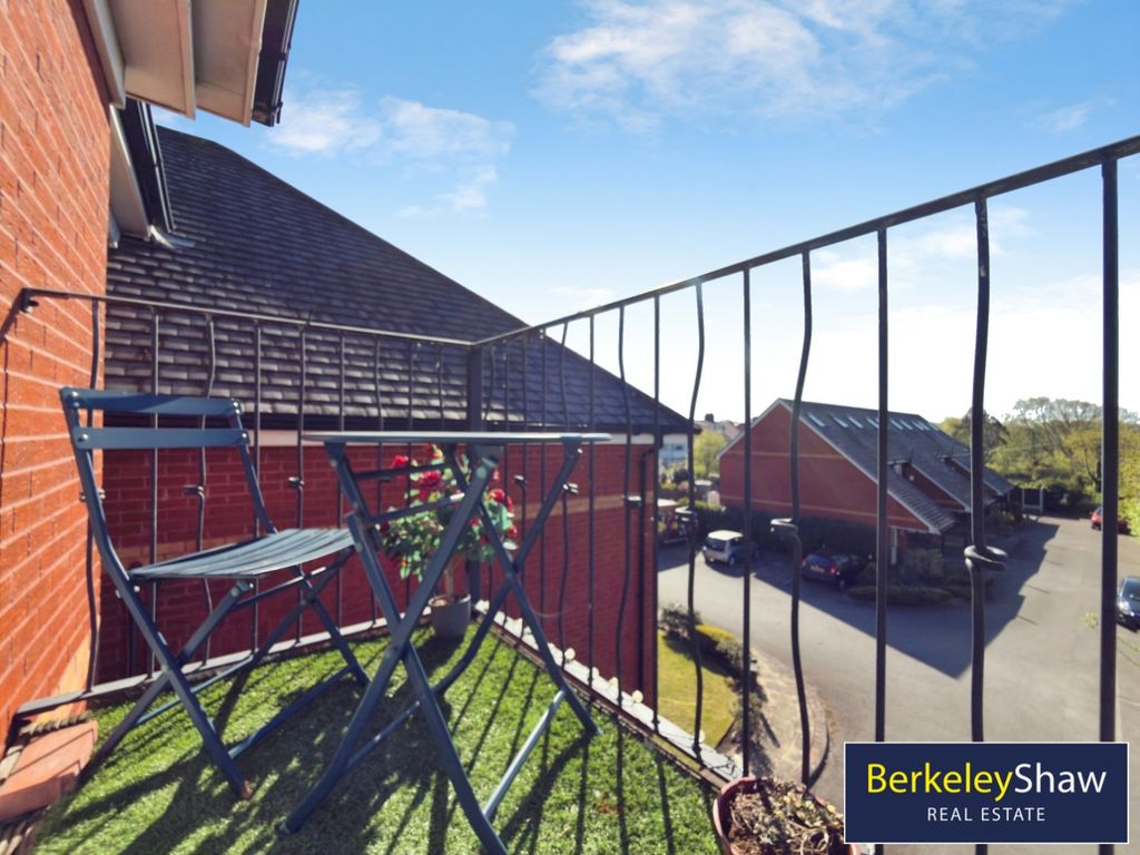 Property photo 1 of 18 Balcony - South Facing