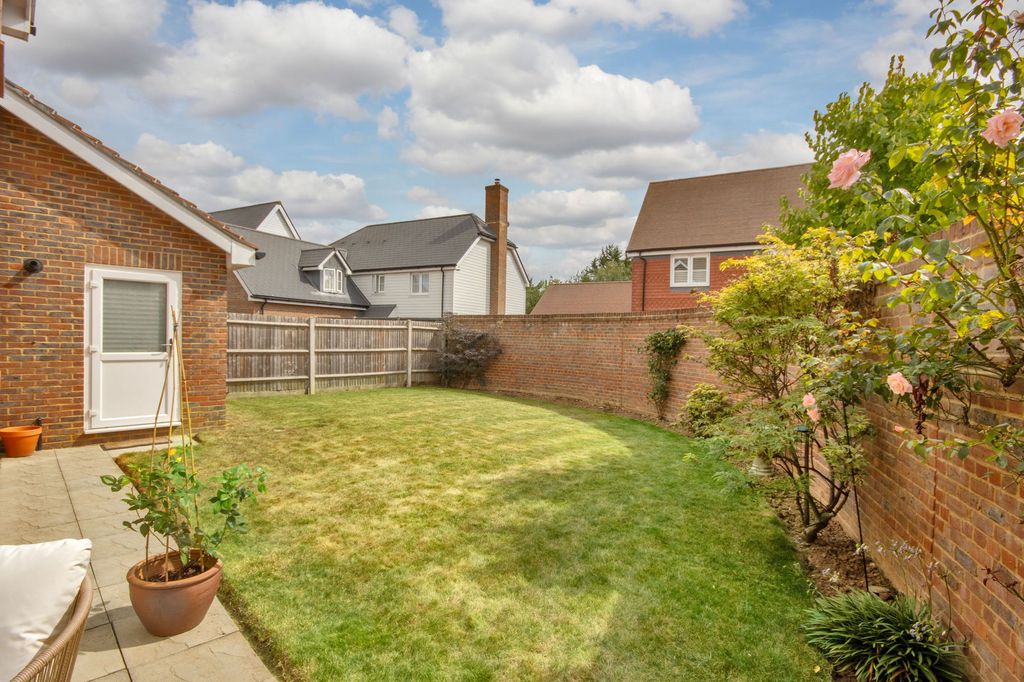 Property photo 2 of 20
