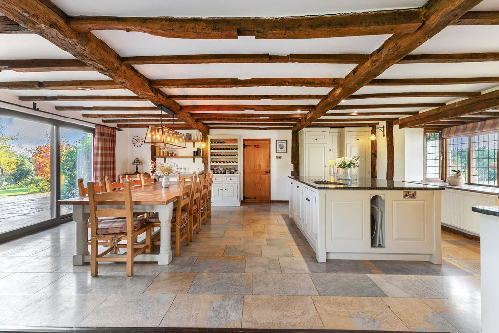 Property photo 3 of 26