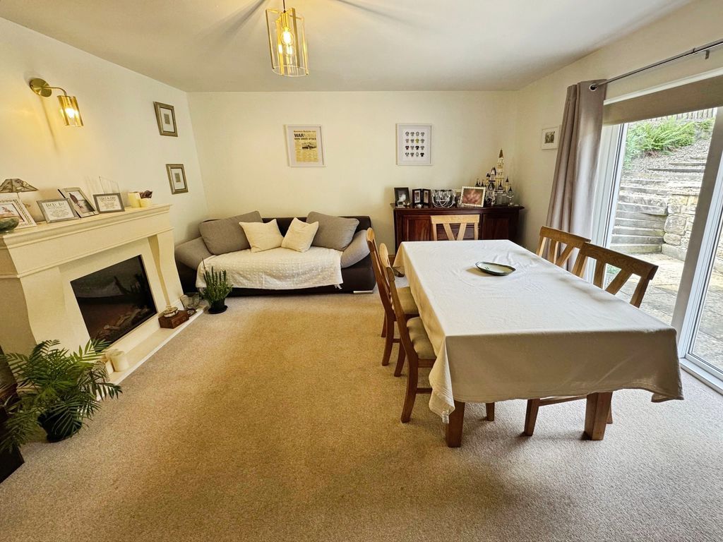 Property photo 3 of 13 Photo 6
