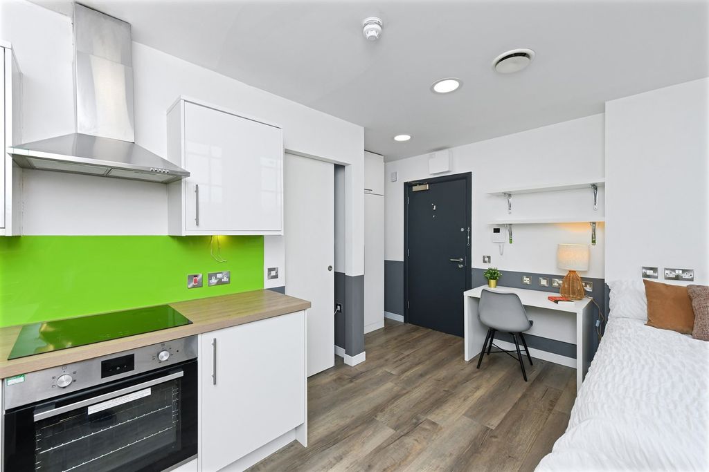 Property photo 2 of 10 (Main)