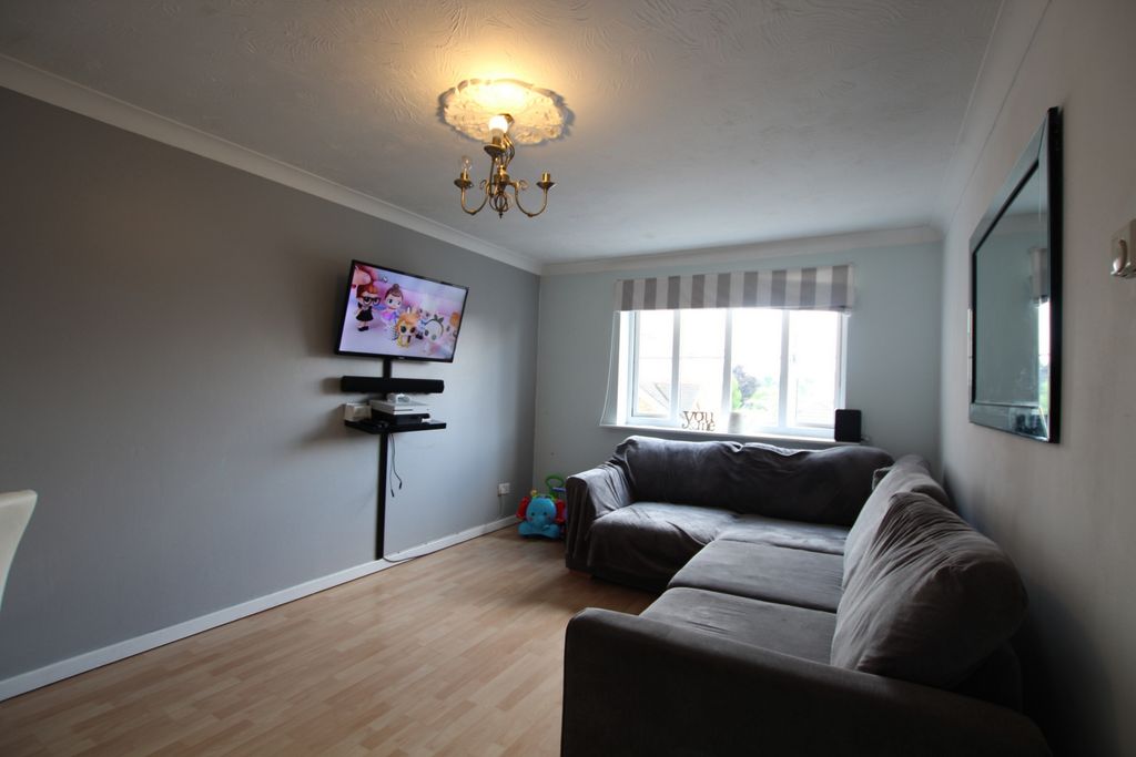 Property photo 2 of 10 Living Room