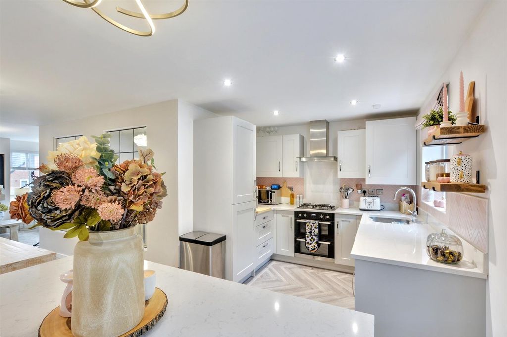 Property photo 3 of 37 Kitchen.Jpeg