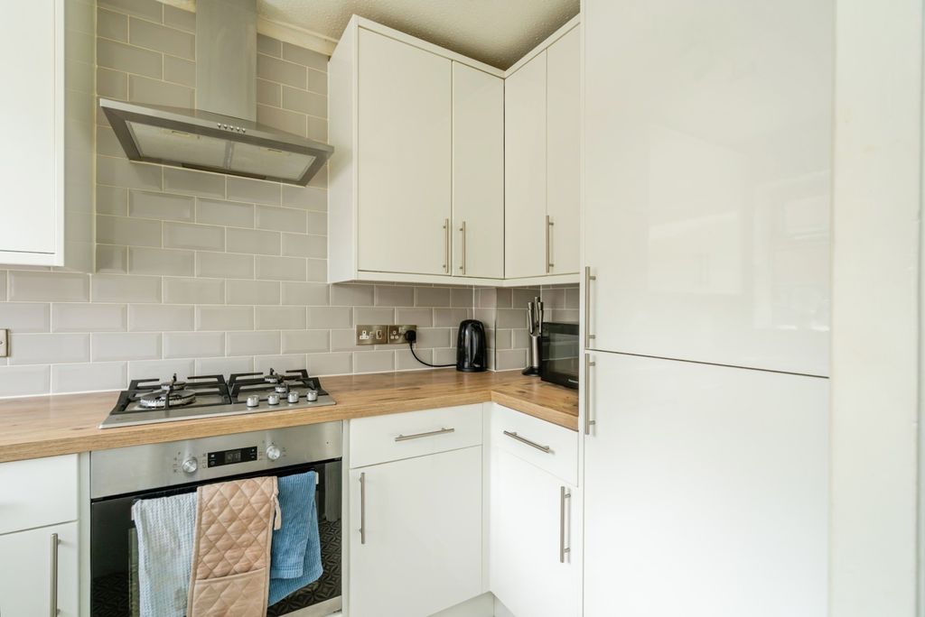 Property photo 3 of 15 Photo