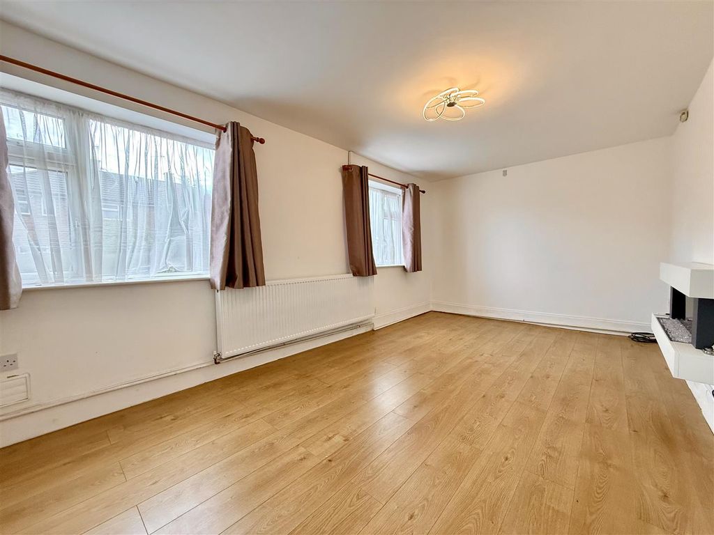 Property photo 3 of 23 3