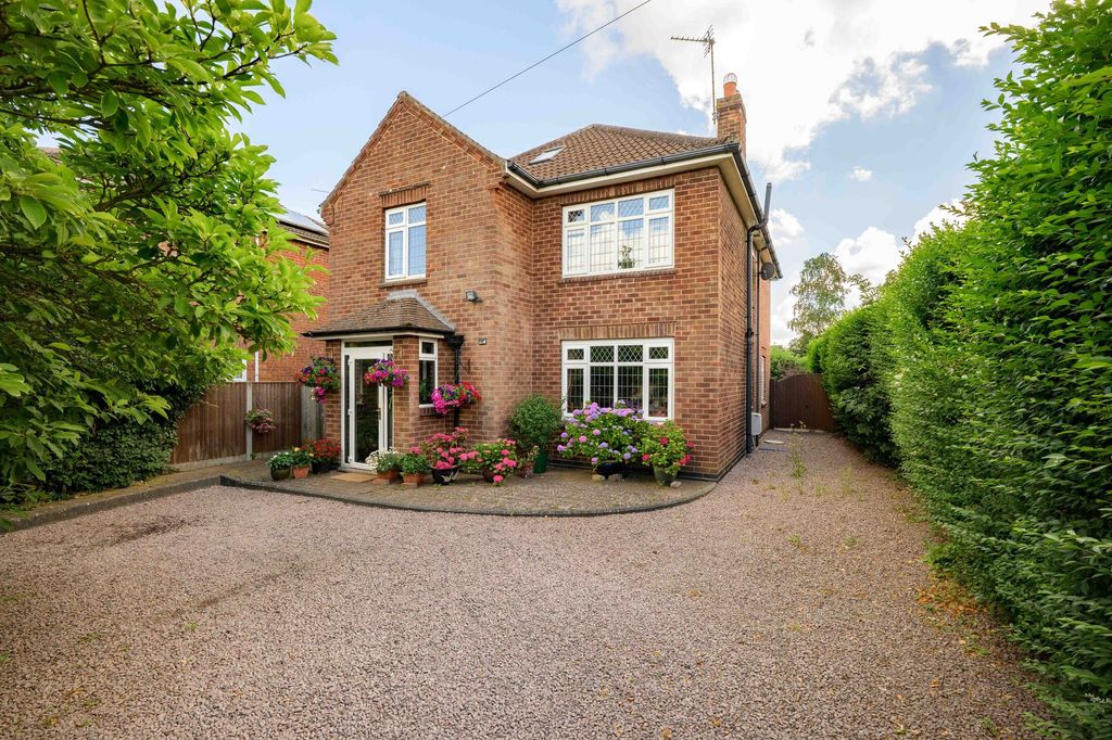 Property photo 1 of 32