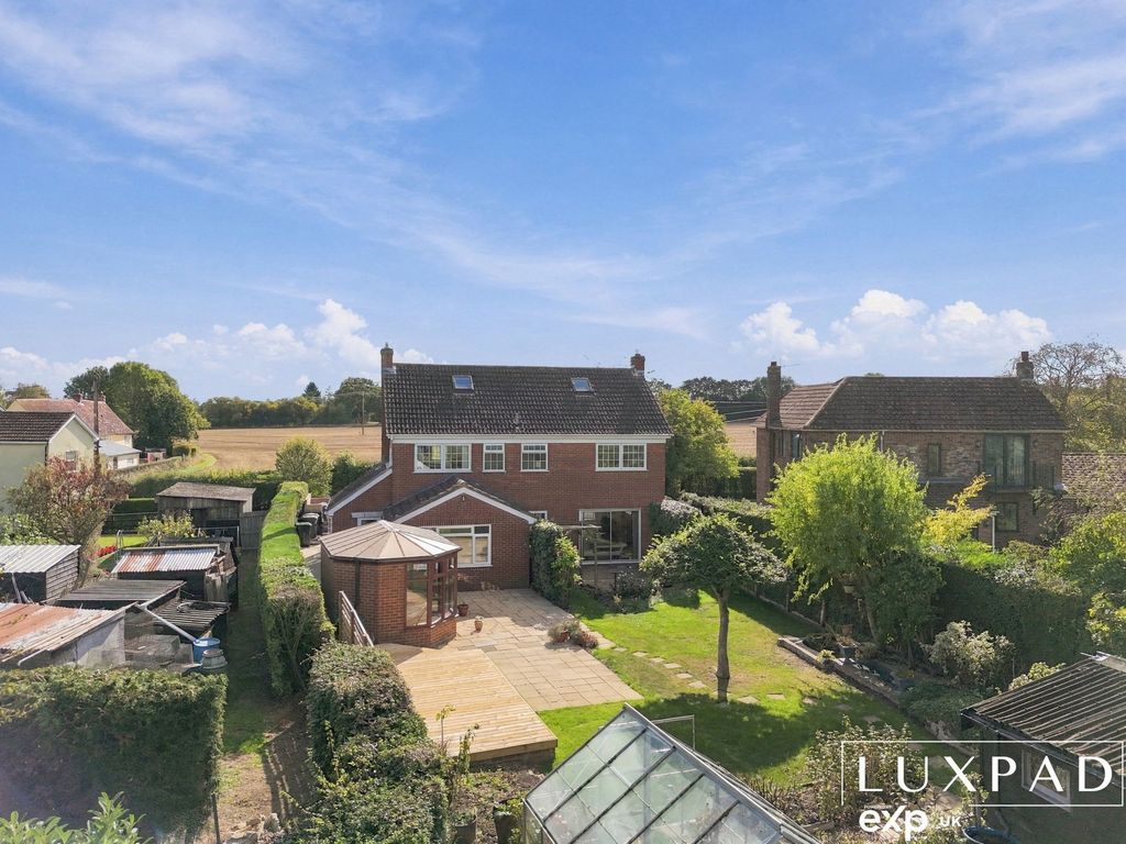 Property photo 2 of 35