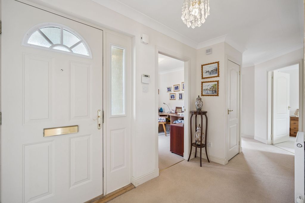 Property photo 2 of 21