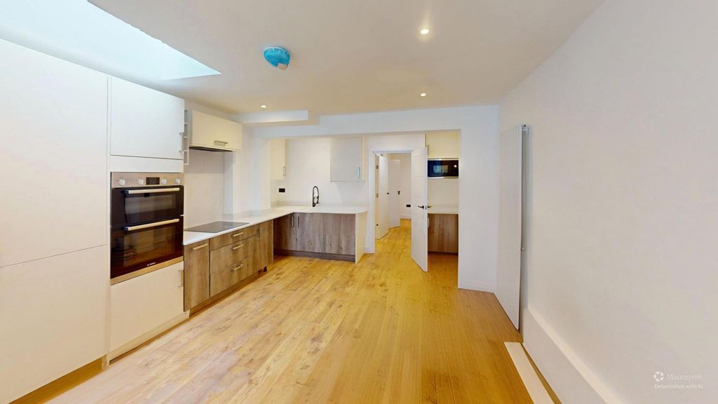 Property photo 3 of 14 Gallery