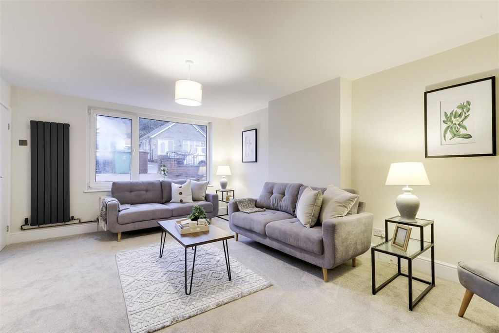 Property photo 2 of 21