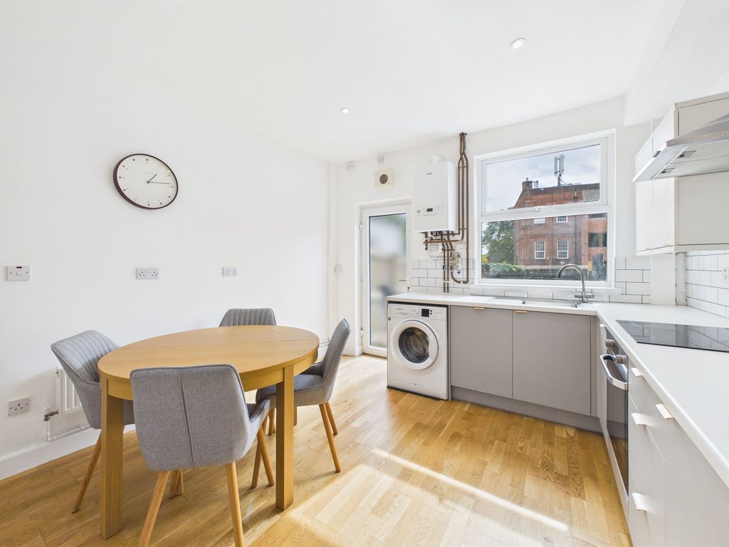 Property photo 2 of 12 Dining Kitchen