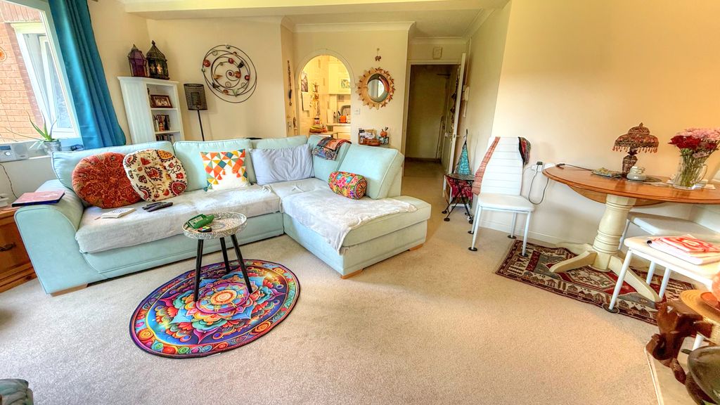 Property photo 1 of 9