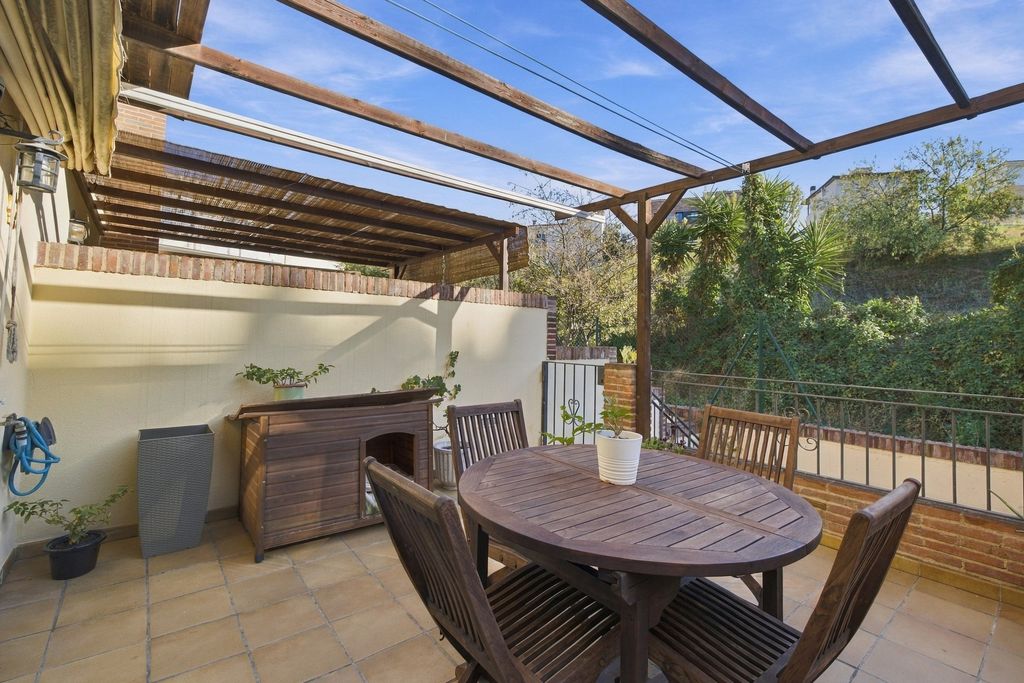 Property photo 2 of 30