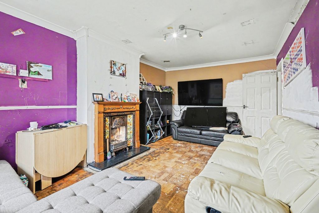 Property photo 2 of 15 Pbox-Img.Jpg