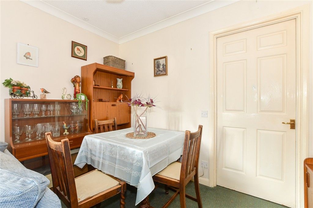 Property photo 3 of 13 Lounge/Diner